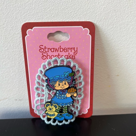 Strawberry Shortcake Blueberry Muffins Lace Doily Enamel Pin - Picture 2 of 3